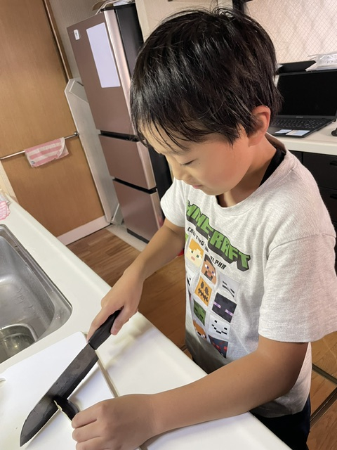 Baseのミニ畑で、ピーマンとナスを収穫しました！